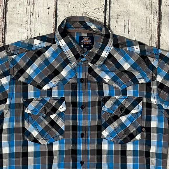 Dickies Blue and Black Casual Button Down Shirt Summer Check Short Sleeve - Picture 2 of 6